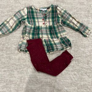 🎄RuffleButts plaid 2T holiday top